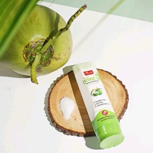 Кондиционер для волос с кокосовым маслом Caring Virgin Coconut Oil Natural Сonditioner With Rice Milk, 200 мл. Таиланд