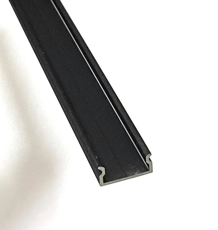 Профиль 16х12х12мм черный накладной 2м алюминиевый анодированный для светодиодной ленты от компании ИП Набока В.М. - фото 1