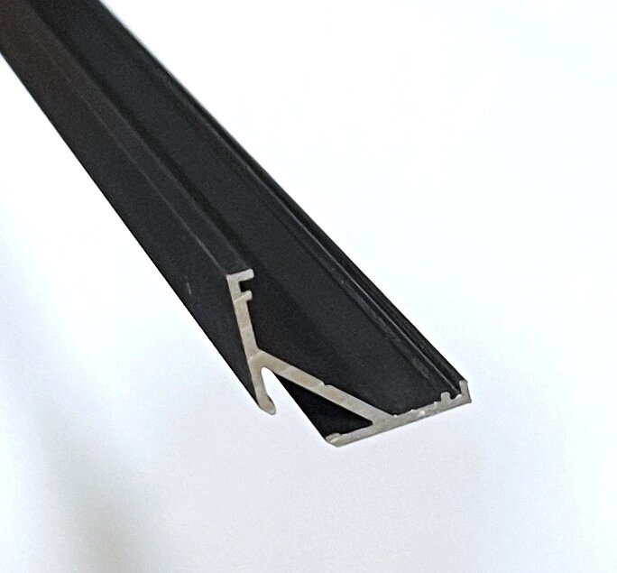 Профиль 17х17х12,2 черный для светодиодной ленты угловой 2м алюминиевый анодированный ЛП СПУ1616 от компании ИП Набока В.М. - фото 1