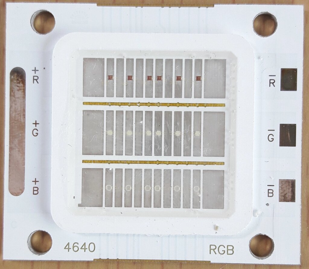 Светодиод RGB 20Вт для прожектора COB 40х45мм от компании ИП Набока В.М. - фото 1