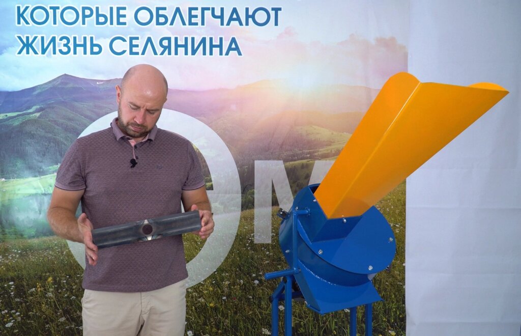 Измельчитель травы «Кубанец-300Т3М» производительностью 300 кг/ч. мощность 2,2 кВт, 220 вольт. (Россия) от компании Магазин «Калининская Усадьба» - фото 1
