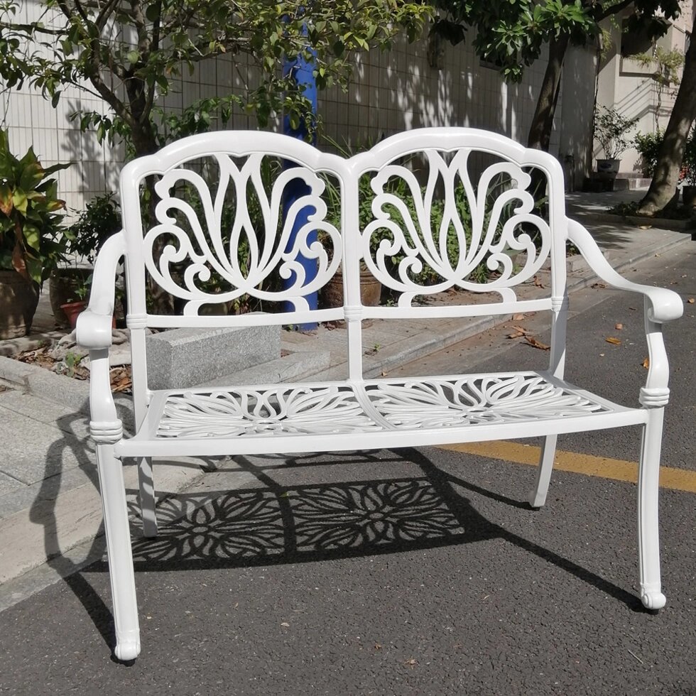 Белая скамейка Valencia 2 из литого алюминия ##от компании## Металлическая мебель из литого алюминия, элитные садовые качели - ##фото## 1