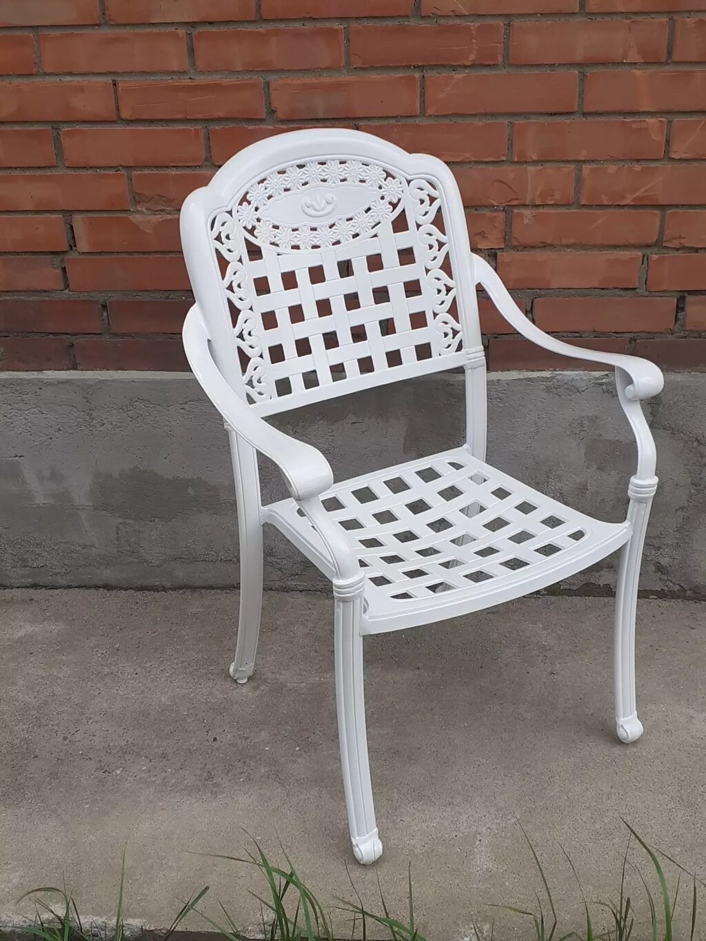Белое кресло GERA из алюминия. Некондиция. от компании Металлическая мебель из литого алюминия, элитные садовые качели - фото 1