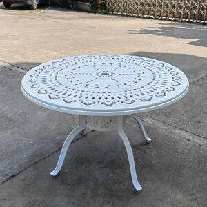 Белый обеденный стол из литого алюминия Vienna 120 в Москве от компании Металлическая мебель из литого алюминия, элитные садовые качели