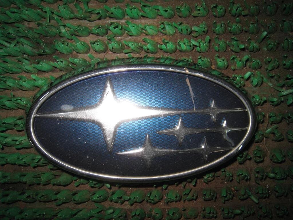 Эмблема решетки радиатора для Subaru Legacy/ Outback BM/B14 93013AJ000 от компании Авторазбор Моторист-НН - фото 1