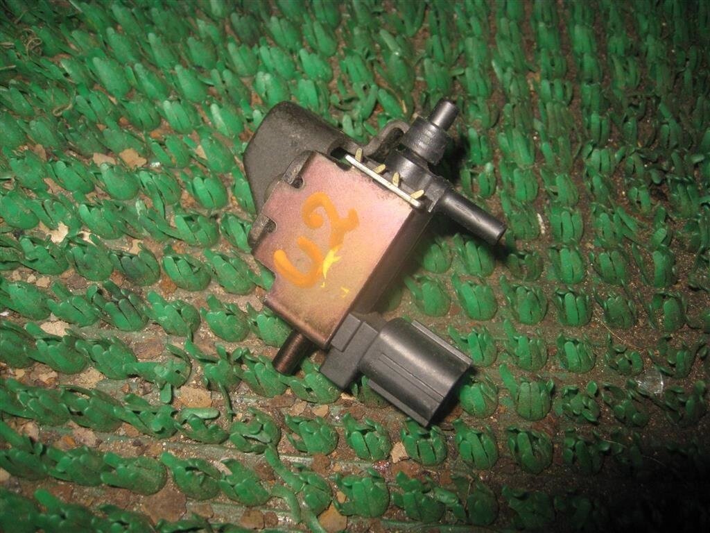 Клапан вакуумный электромагнитный для Honda CR-V 2 (RD5) 36161PFD004 от компании Авторазбор Моторист-НН - фото 1