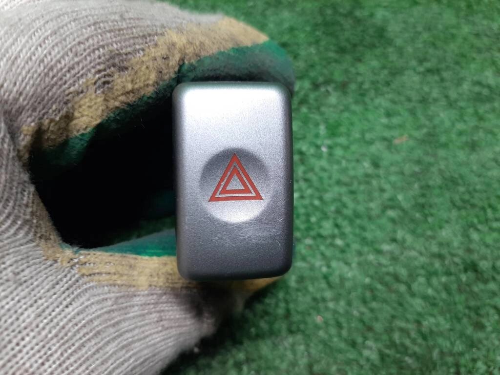 Кнопка аварийной сигнализации для Subaru Forester SG/S11 83037SA000 от компании Авторазбор Моторист-НН - фото 1