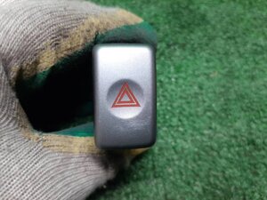 Кнопка аварийной сигнализации для Subaru Forester SG/S11 83037SA000