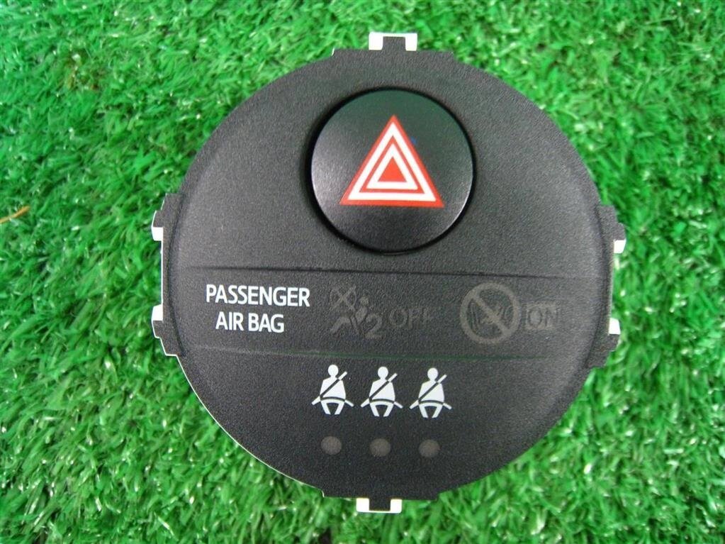 Кнопка аварийной сигнализации для Toyota Yaris P13 839500D050 от компании Авторазбор Моторист-НН - фото 1
