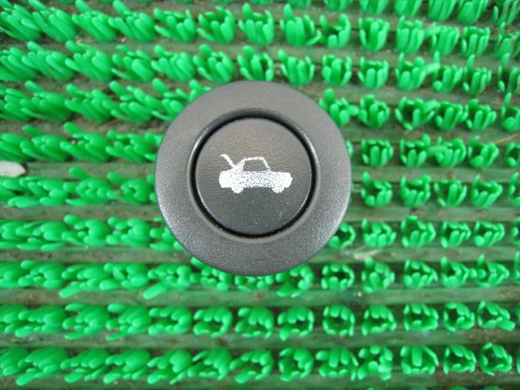 Кнопка багажника для Chevrolet Aveo T250 96652219 от компании Авторазбор Моторист-НН - фото 1