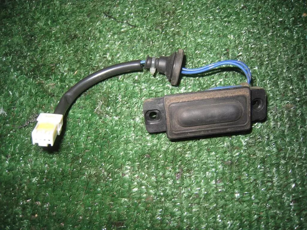 Кнопка багажника для FIAT Sedici 71742570 от компании Авторазбор Моторист-НН - фото 1