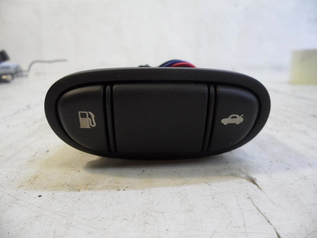 Кнопка багажника для Jaguar S-Type (X200) XR821253 от компании Авторазбор Моторист-НН - фото 1