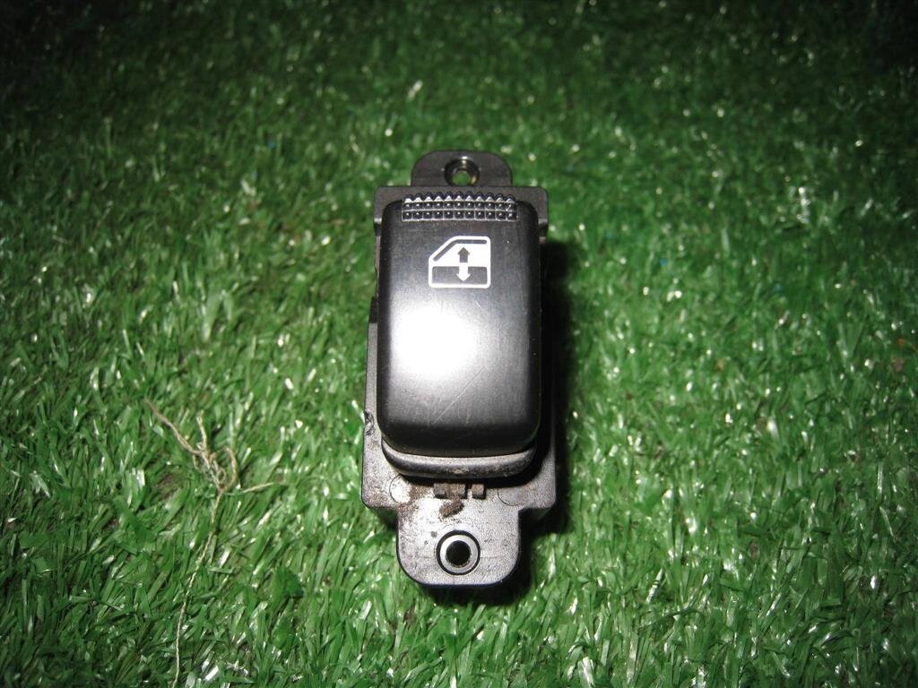 Кнопка стеклоподъемника для KIA Cerato (LD) 935802F500GW от компании Авторазбор Моторист-НН - фото 1
