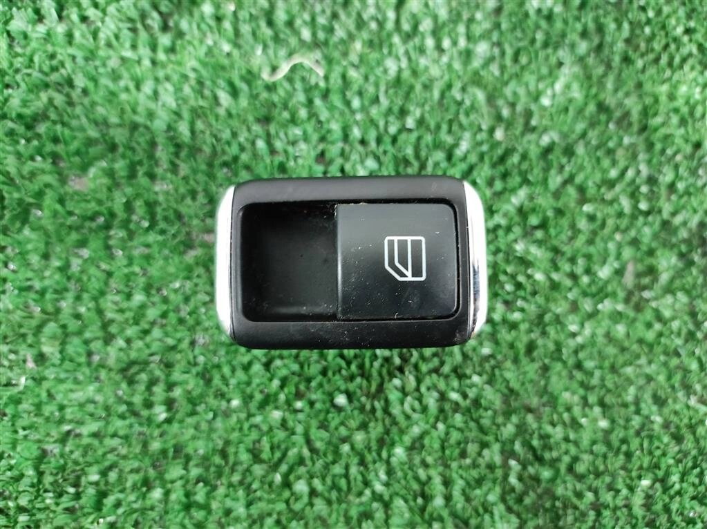 Кнопка стеклоподъемника для Mercedes Benz E-class W212 A20487073589107 от компании Авторазбор Моторист-НН - фото 1