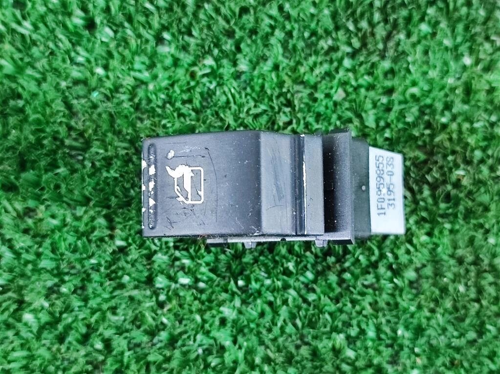 Кнопка стеклоподъемника для VOLKSWAGEN Golf Plus 7L6959855B от компании Авторазбор Моторист-НН - фото 1