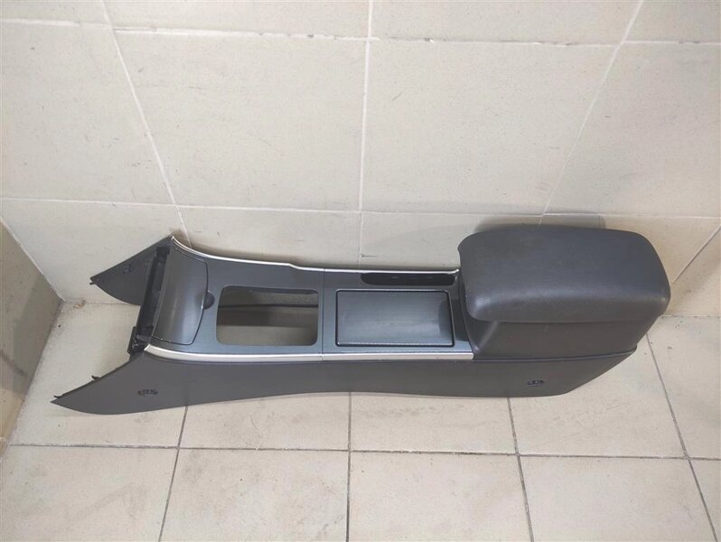 Мазда 6 2004 консоль. Центральная консоль мазда 6 gg. Консоль мазда 6 gg. Центральная консоль мазда 6. Центральная консоль мазда 6 gg.