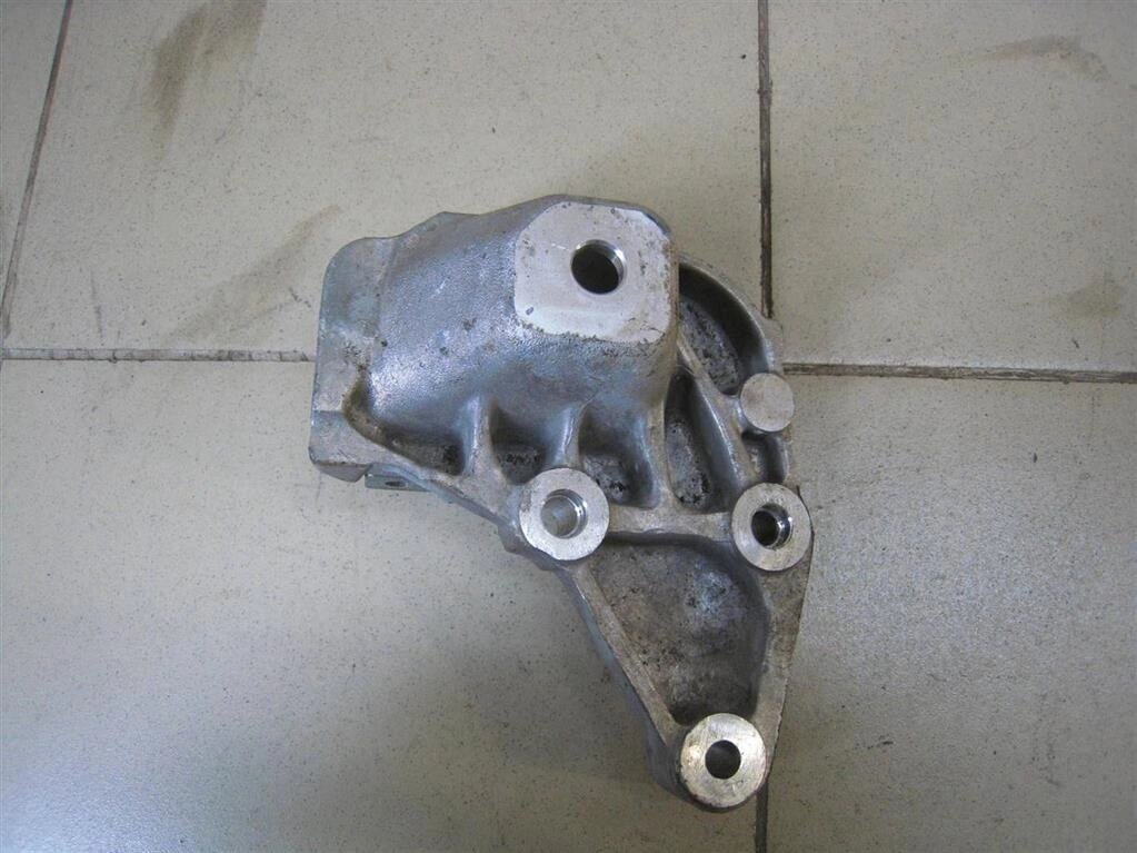 Кронштейн опоры двигателя правый для Peugeot 407 (6E) 1839C8 от компании Авторазбор Моторист-НН - фото 1