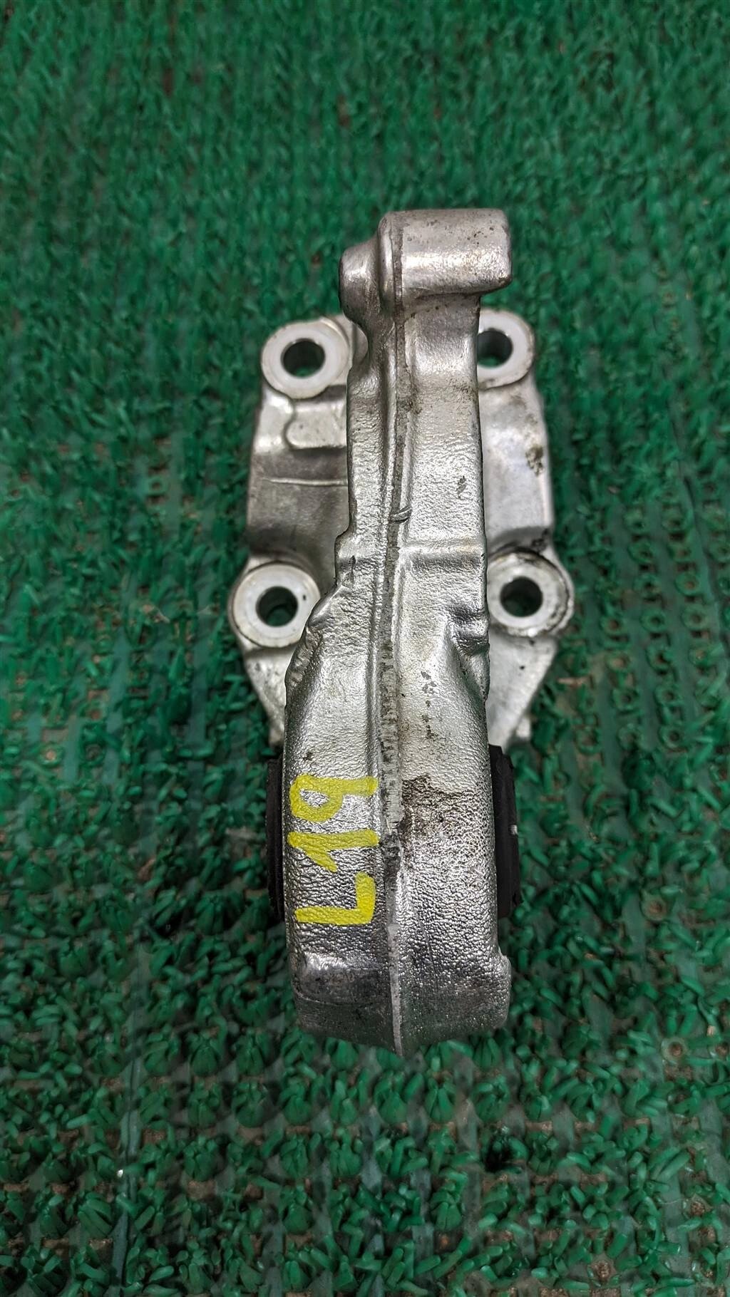 Кронштейн промежуточного вала привода для Peugeot 407 (6E) 1807FH от компании Авторазбор Моторист-НН - фото 1