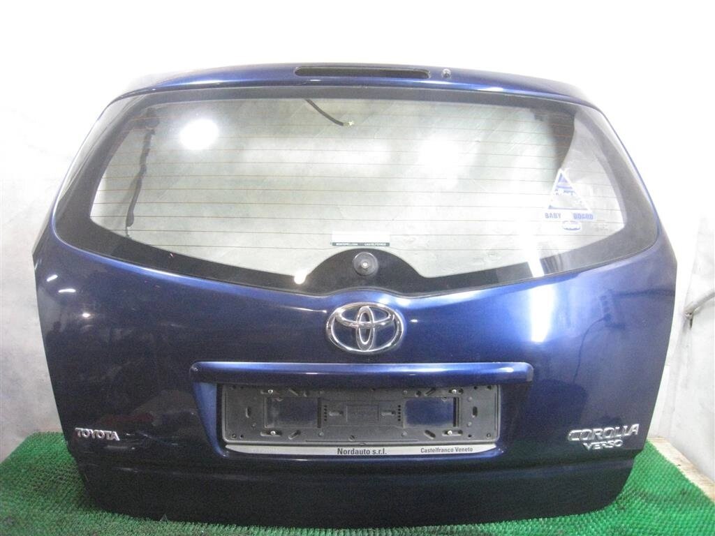 Крышка багажника для Toyota Corolla Verso R1 670050F010 от компании Авторазбор Моторист-НН - фото 1