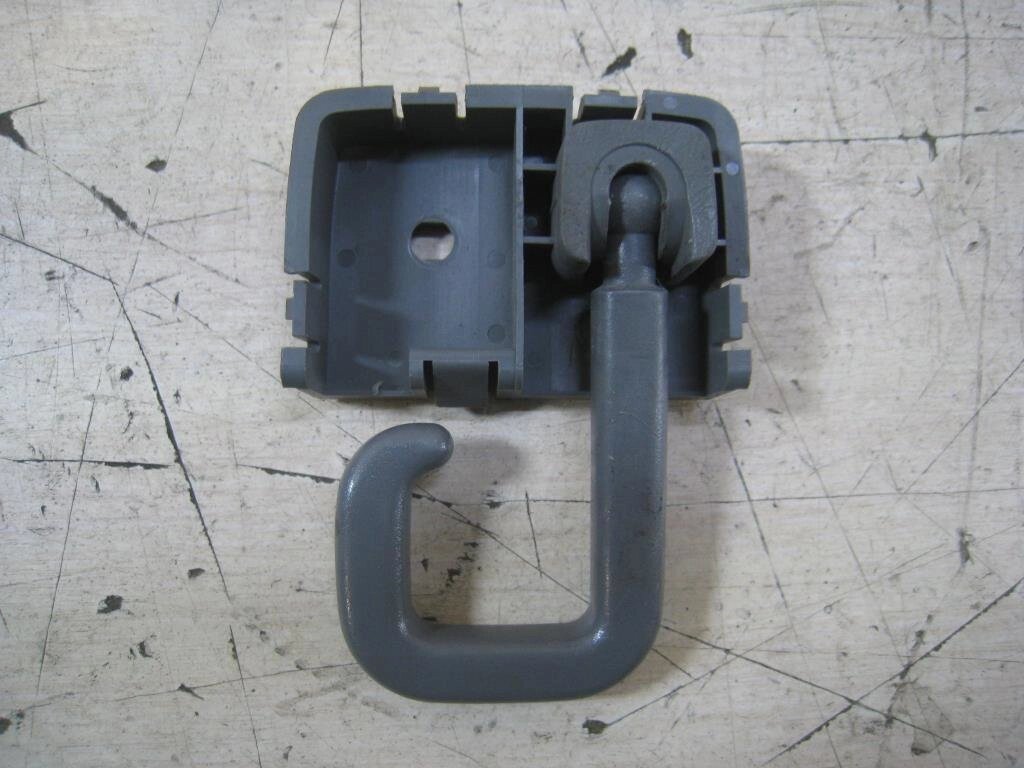 Крючок багажника для Honda CR-V 1 (RD3) 84433S10003ZA от компании Авторазбор Моторист-НН - фото 1