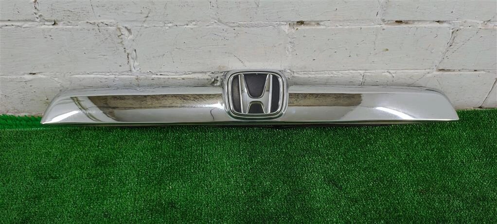 Молдинг крышки багажника для Honda CR-V 3 (RE) 74890SWWE01 от компании Авторазбор Моторист-НН - фото 1