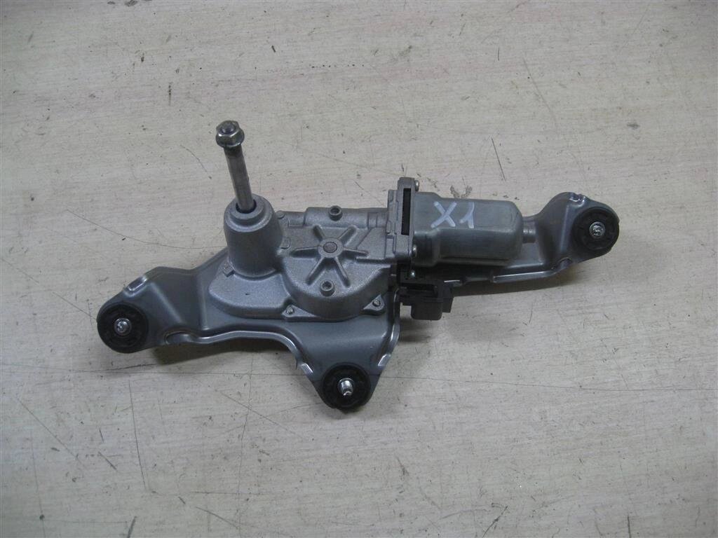 Мотор стеклоочистителя задний для Mazda 3 (BL) BBN967450 от компании Авторазбор Моторист-НН - фото 1