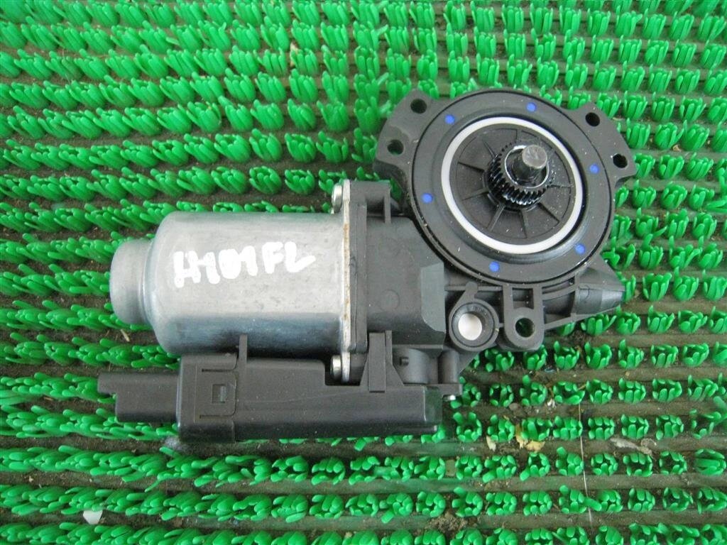 Мотор стеклоподъёмника передний левый для KIA CEED (ED) 824501H010 от компании Авторазбор Моторист-НН - фото 1