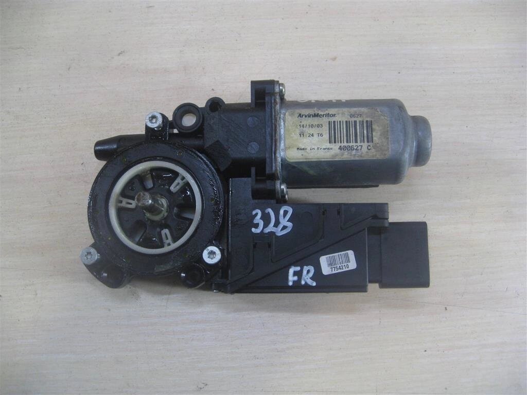 Мотор стеклоподъёмника передний правый для Renault Espace 4 (JK) 8200424422 от компании Авторазбор Моторист-НН - фото 1