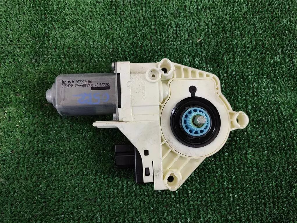 Мотор стеклоподъёмника задний правый для Audi Q7 (4LB) 4L0959802B от компании Авторазбор Моторист-НН - фото 1
