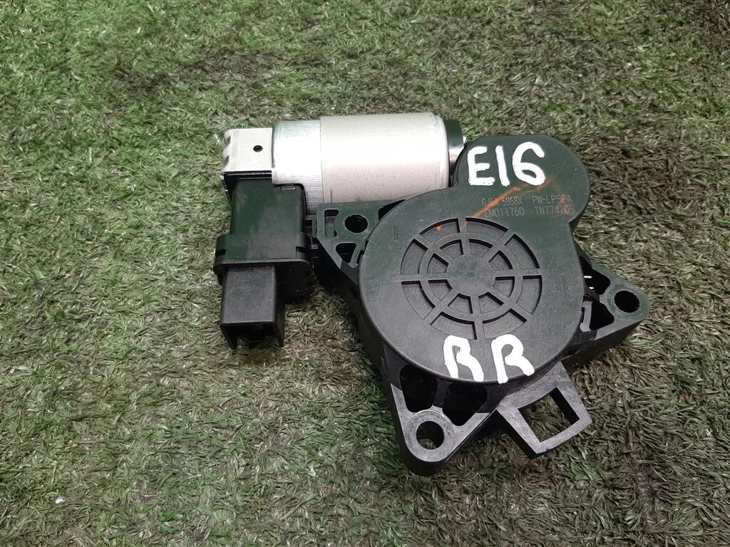 Мотор стеклоподъёмника задний правый для Mazda 3 (BK) GJ6A5958XF от компании Авторазбор Моторист-НН - фото 1