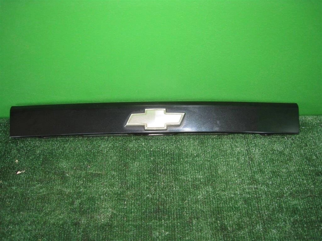 Накладка крышки багажника для Chevrolet AVEO T255 96404370 от компании Авторазбор Моторист-НН - фото 1