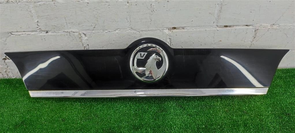 Накладка крышки багажника для Opel Meriva B 13340599 от компании Авторазбор Моторист-НН - фото 1