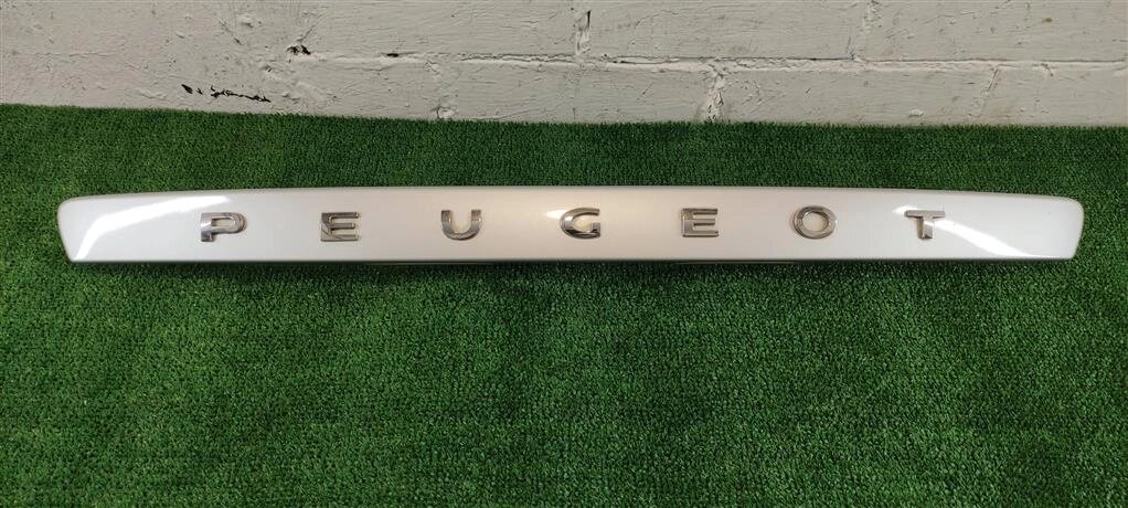 Накладка крышки багажника для Peugeot 308 (4E) 8742T4 ##от компании## Авторазбор Моторист-НН - ##фото## 1