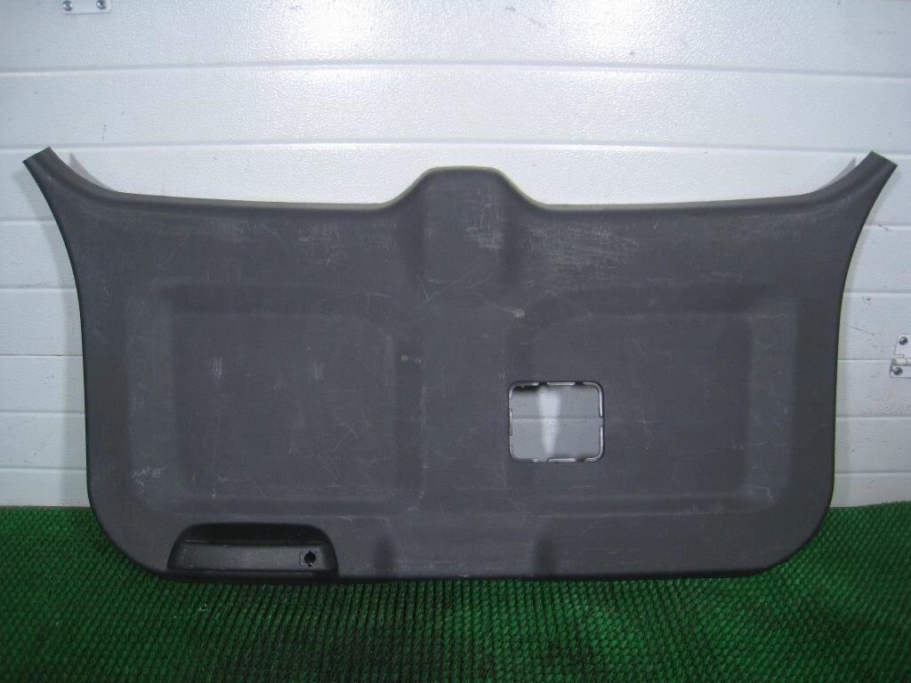 Обшивка крышки багажника для Chevrolet Captiva 96859461 от компании Авторазбор Моторист-НН - фото 1