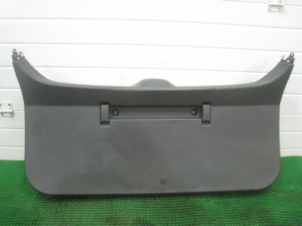 Обшивка крышки багажника для Opel ASTRA H 2223321 от компании Авторазбор Моторист-НН - фото 1