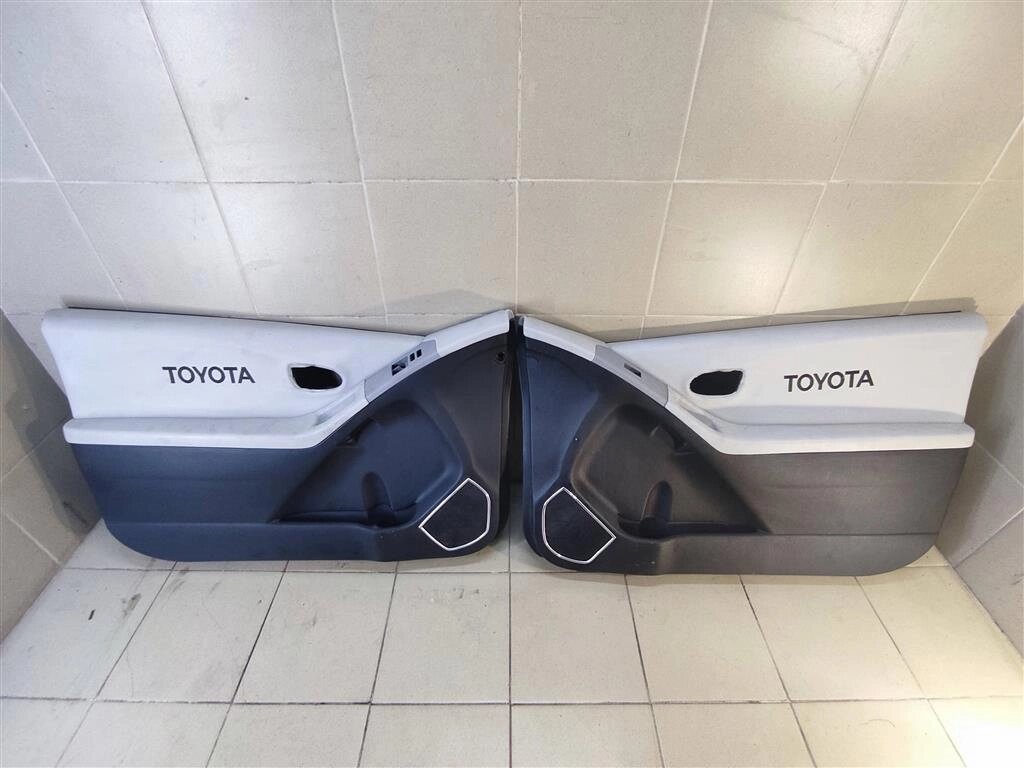 Обшивки дверей комплект для Toyota Yaris P90 676200D440C0 от компании Авторазбор Моторист-НН - фото 1
