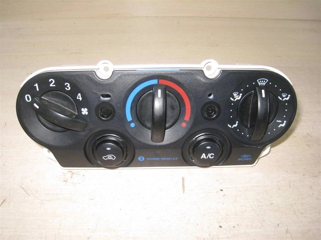 Панель управления отопителя для Ford Fusion (CBK) 1426732 от компании Авторазбор Моторист-НН - фото 1