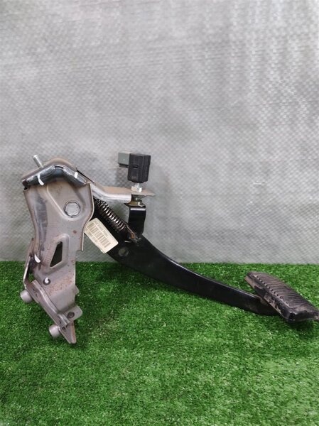 Запчасти Kia Педаль тормоза для KIA Sportage 2 (KM) 328001F100 купить в Нижегоро