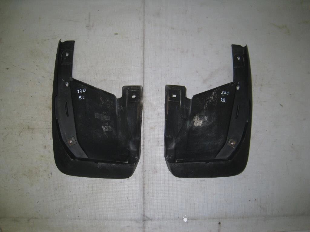 Брызговик задний левый для Honda CR-V 3 (RE) 75830SWWE00 - описание