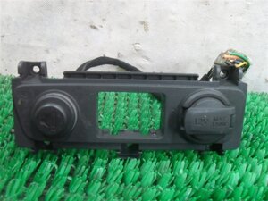 Панель розеток 12V для KIA Sorento 2 (XM) 846302P015BEE