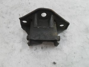 Кронштейн подрамника правый для Lexus RX300 (MCU35) 5107348010