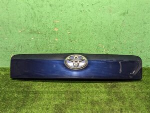 Накладка крышки багажника для Toyota RAV4 A30 7680142040J1