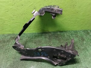 Кронштейн фары левой для Mercedes Benz E-class W211 A2116200316