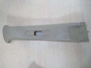 Обшивка правой стойки для Lexus RX300 (MCU15) 6241048010A0