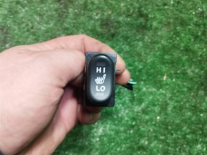 Переключатель обогрева сидений для Mitsubishi Colt MN108340