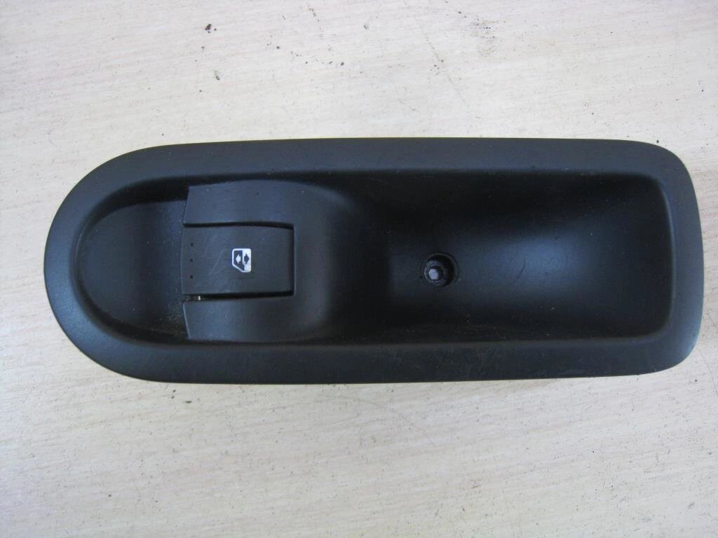 Кнопка стеклоподъемника для Renault Megane 2 (LM0C) 8200315024 - доставка