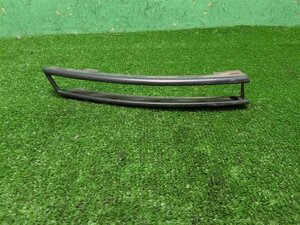 Молдинг бампера переднего правый для VOLKSWAGEN Passat B6 3C0807718