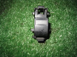 Кнопка стеклоподъемника для Toyota RAV4 A30 8481052030