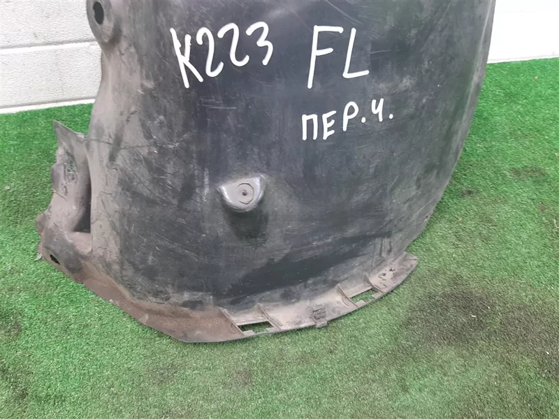 Купить Подкрылок Передний Рено Меган 2