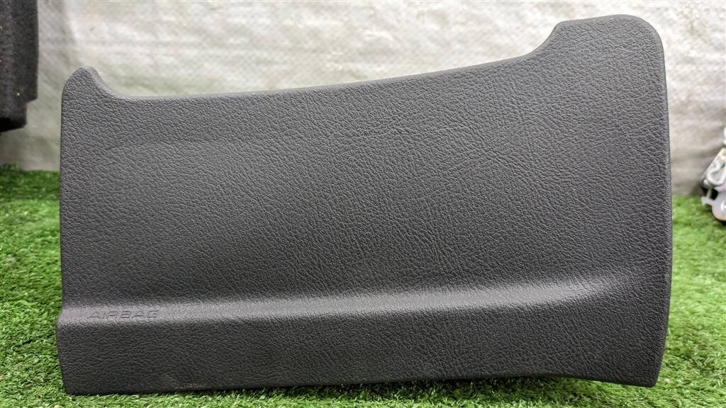Подушка безопасности коленная для Peugeot 407 (6E) 8216CE от компании Авторазбор Моторист-НН - фото 1